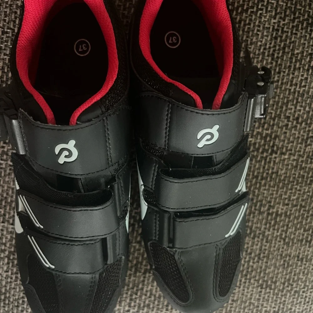 Peloton cycling shoes - Picture 2 of 4